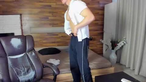 MaxKaiden online show from 13, 3, 2026