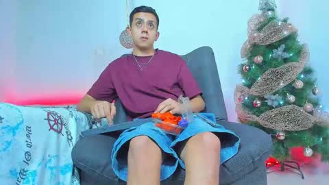 Snapshot of maxowens_oficial chatting on 15, 12, 2024 MAX online show from 15, 12, 2024
