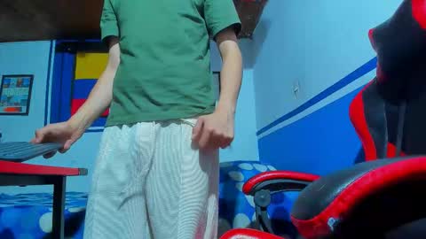 Snapshot of maxowens_oficial chatting on 8, 3, 2026 MAX online show from 8, 3, 2026