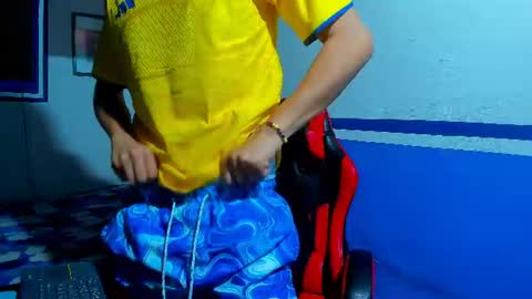 Snapshot of maxowens_oficial chatting on 18, 6, 2026 MAX online show from 18, 6, 2026