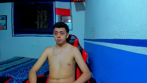 Snapshot of maxowens_oficial chatting on 5, 7, 2026 MAX online show from 5, 7, 2026