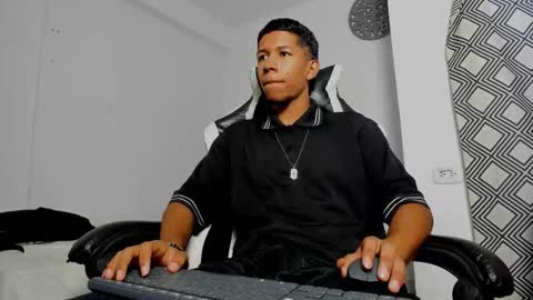 Snapshot of maxvibe420 chatting on 15, 10, 2025 maxvibe420 online show from 15, 10, 2025