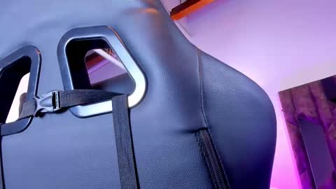 MAX online show from 1, 2, 2025