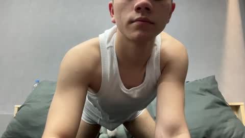 Snapshot of maxwoolf chatting on 10, 4, 2026 Max online show from 10, 4, 2026