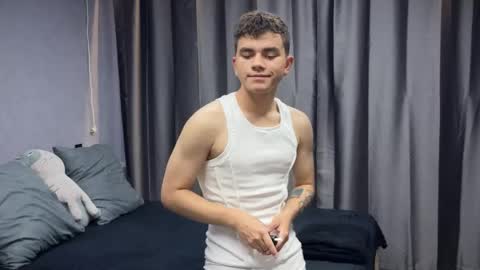 Snapshot of maxwoolf chatting on 6, 6, 2026 Max online show from 6, 6, 2026