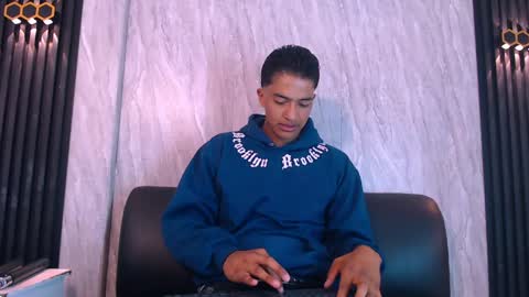 Snapshot of maxwyatt_1 chatting on 5, 6, 2026 Max Wyatt online show from 5, 6, 2026