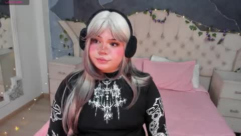 Maxine Minx online show from 5, 4, 2026