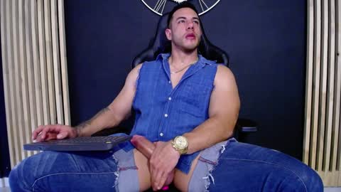 Snapshot of maxxxpowerful chatting on 2, 12, 2024 maxxxpowerful online show from 2, 12, 2024