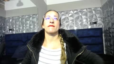 Snapshot of maya25_ chatting on 4, 10, 2025 Maya online show from 4, 10, 2025