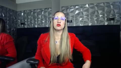Snapshot of maya25_ chatting on 5, 10, 2025 Maya online show from 5, 10, 2025