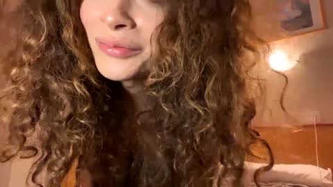 Maya transgirl online show from 17, 12, 2024