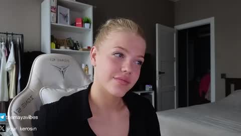 Snapshot of maya_blonde18 chatting on 29, 6, 2026 Maya online show from 29, 6, 2026