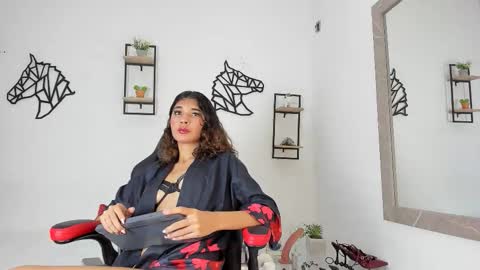 maya_deluxe online show from 15, 9, 2025