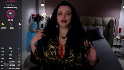 Maya Mils online show from 3, 10, 2025