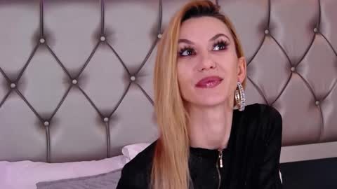 Snapshot of mayahales chatting on 4, 2, 2026 Maya online show from 4, 2, 2026