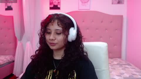Snapshot of mayamoira chatting on 18, 1, 2025 Maya online show from 18, 1, 2025