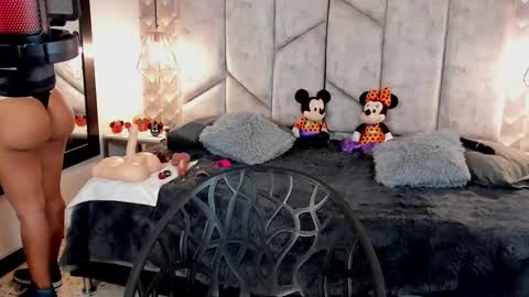 Nicolle Ruselle   Hello my lovely  schedule for great fun from  630 am and end 800 pm Colombian time I wait for you online show from 14, 10, 2025