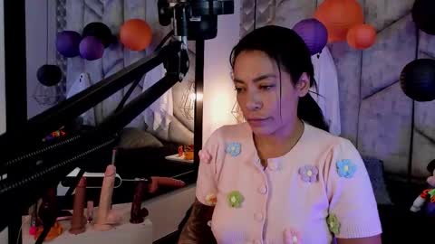 Nicolle Ruselle   Hello my lovely  schedule for great fun from  630 am and end 800 pm Colombian time I wait for you online show from 31, 10, 2025