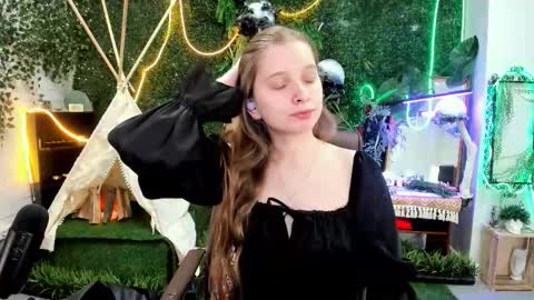 Snapshot of mayasinabon chatting on 5, 10, 2025 mayasinabon online show from 5, 10, 2025