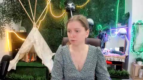 Snapshot of mayasinabon chatting on 11, 10, 2025 mayasinabon online show from 11, 10, 2025