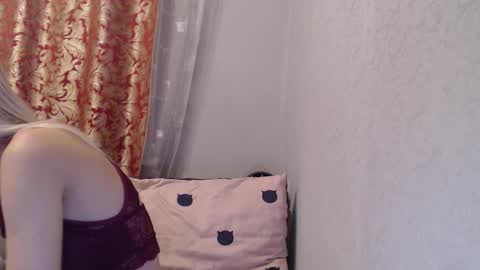 maybe_doll online show from 27, 11, 2025