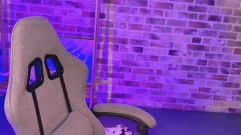 maybloom_ online show from 15, 4, 2026