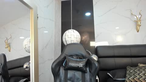 Maylin online show from 1, 2, 2025