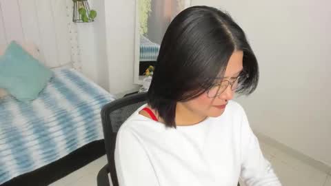 Mayu KIm online show from 9, 10, 2025