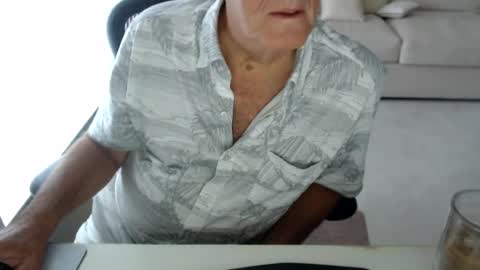Snapshot of mbeastie chatting on 6, 8, 2026 Beastie online show from 6, 8, 2026