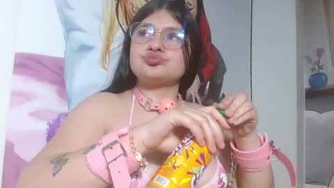 Snapshot of mckennahot303av chatting on 26, 2, 2025 mackenna av online show from 26, 2, 2025