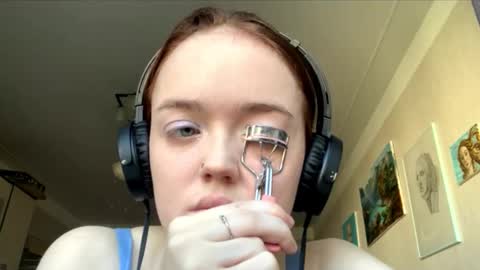 Snapshot of mckenziemoitoza chatting on 8, 10, 2025 Hello Lisa here Help me to make 50 thumbs up 333 online show from 8, 10, 2025