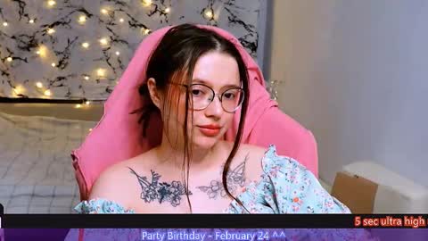 Snapshot of me_hanna chatting on 23, 2, 2025 Hanna online show from 23, 2, 2025