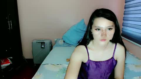 Snapshot of mea_mm19 chatting on 8, 3, 2025 mea_mm19 online show from 8, 3, 2025
