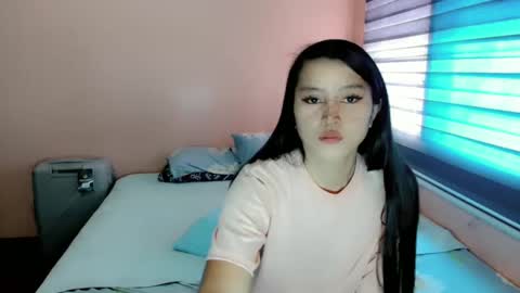 Snapshot of mea_mm19 chatting on 12, 3, 2025 mea_mm19 online show from 12, 3, 2025