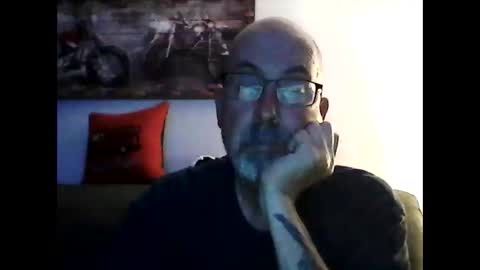 me at home online show from 19, 4, 2026
