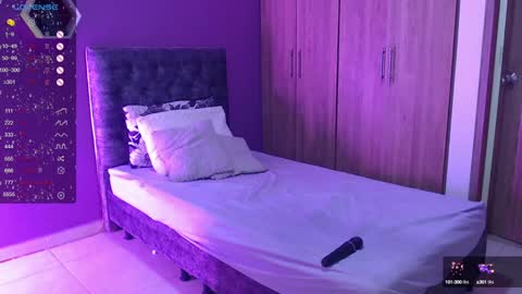 medelyn  Instagram mady evans13 online show from 4, 12, 2024