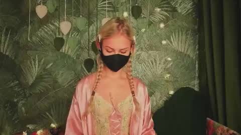 meeeewmeeeeow online show from 27, 10, 2025