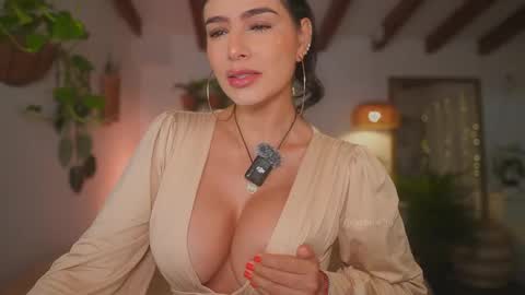 Snapshot of meegan1 chatting on 14, 11, 2025 Andrea online show from 14, 11, 2025