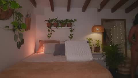 Snapshot of meegan1 chatting on 16, 11, 2025 Andrea online show from 16, 11, 2025