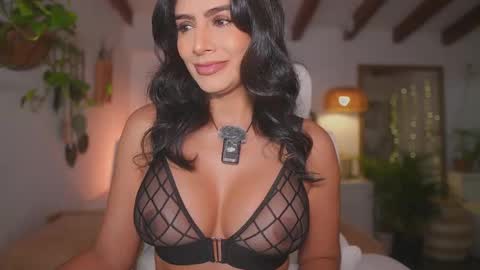 Snapshot of meegan1 chatting on 27, 11, 2025 Andrea online show from 27, 11, 2025