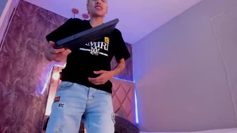 M E G A N online show from 18, 1, 2025