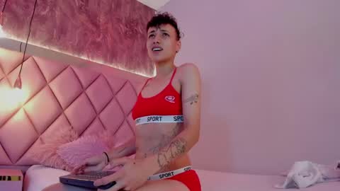 Snapshot of megan_and_clohe chatting on 25, 4, 2026 M E G A N online show from 25, 4, 2026