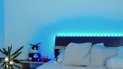 Megan Blazee  online show from 27, 2, 2025