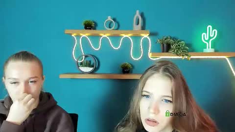 Snapshot of megan_cold chatting on 17, 10, 2025 megan_cold online show from 17, 10, 2025