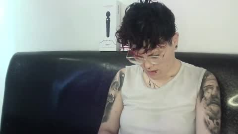 Snapshot of megan_coop3r_ chatting on 17, 2, 2025 Megan and sophi online show from 17, 2, 2025