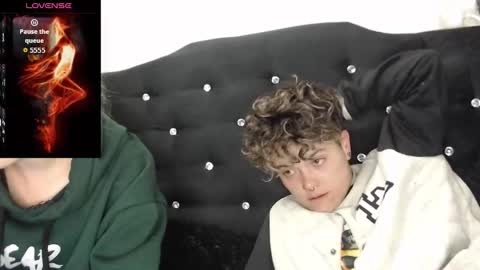 Megan and sophi online show from 19, 11, 2025