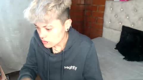 Megan and sophi online show from 29, 5, 2026