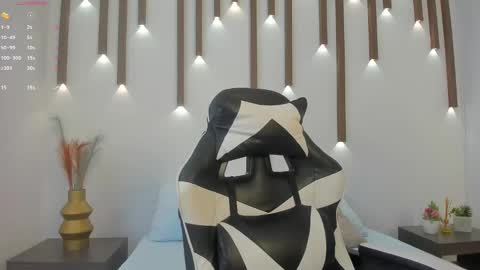 MEGAN COOPER online show from 16, 9, 2025