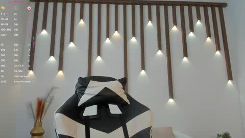 MEGAN COOPER online show from 5, 1, 2026