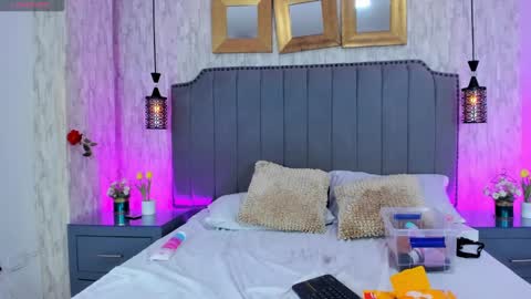 Carolina Paez online show from 28, 2, 2025